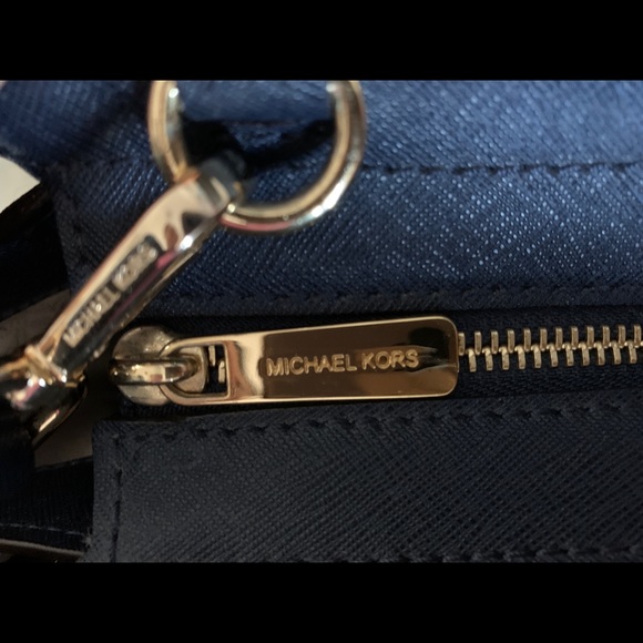 Michael Kors | Selma Satchel - Picture 7 of 9
